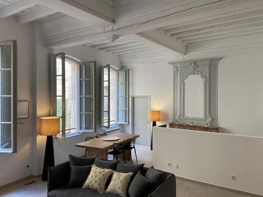 Appartement Avec Ventilateurs Proche Du Palais Des Papes Avinhão Exterior foto