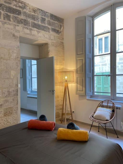 Appartement Avec Ventilateurs Proche Du Palais Des Papes Avinhão Exterior foto